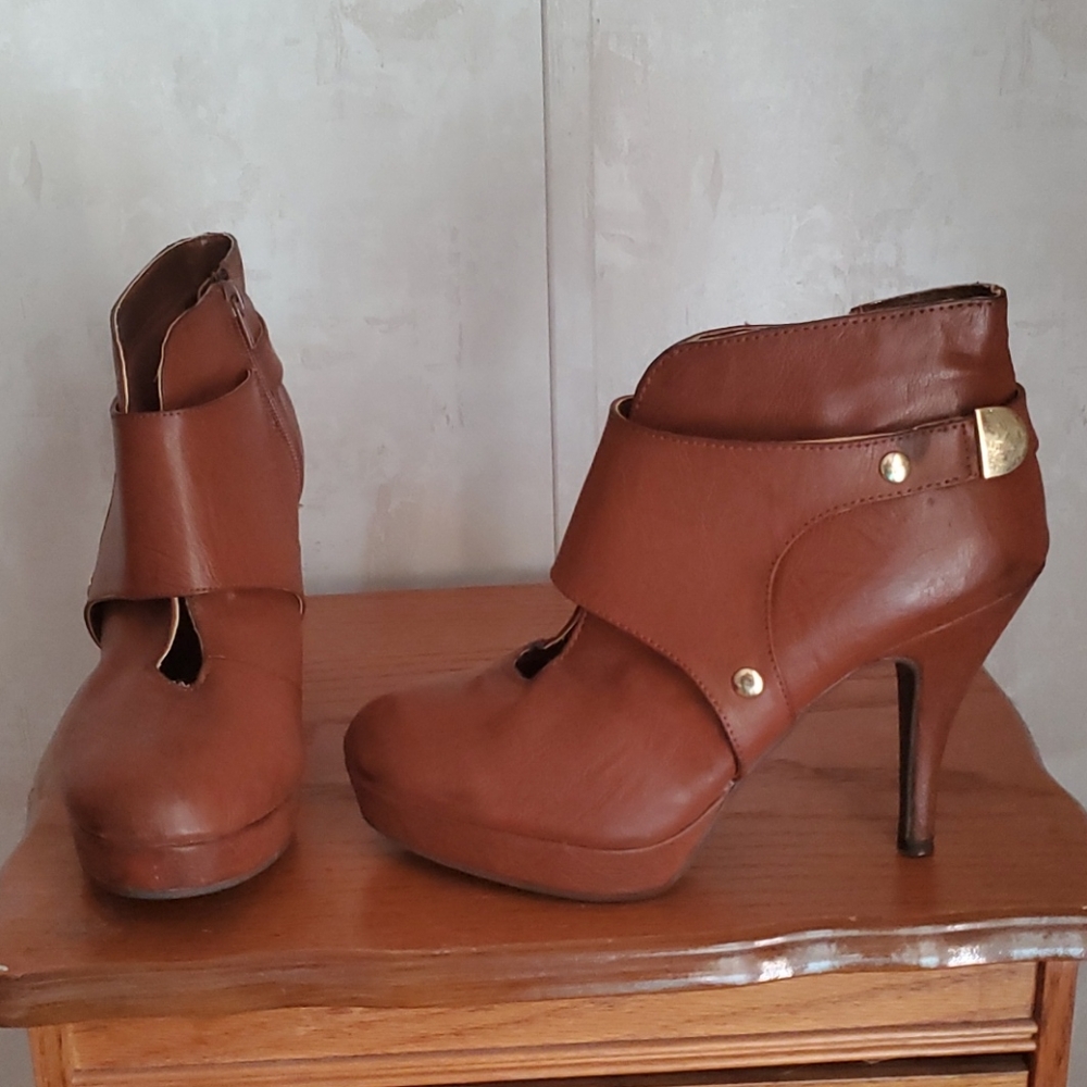 Size 9 Bootie Heels